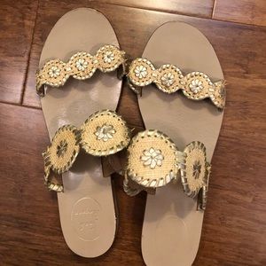 Hardly worn- just too big!